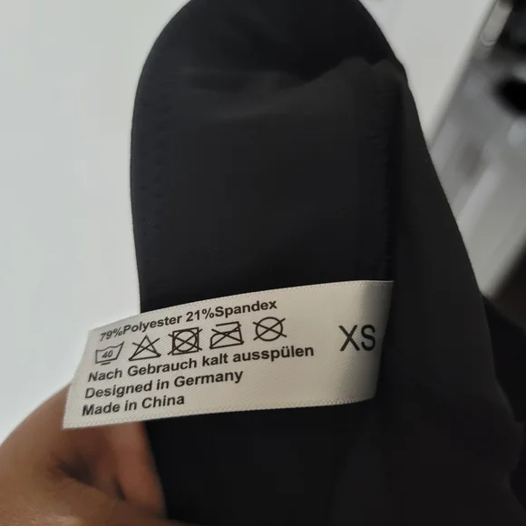 SKINNIFY Women's Black Ruffled Leggings - Picture 7 of 9